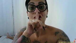 เป็นผู้หญิงคนต้องตื่นขึ้นมากแล้วมันจบด้วยนมน้ำลงที่ด้านข้าง