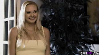 Milf Lauren Phillips at libog kabataan Paisley Porter pagkuha ng mga liko pagsakay Chibbles malaking tao karne