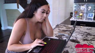 น้องสารักผม-คิคี่เธอเป็นคนเดี Klout