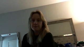 น้องสาวถามขั้นน้องชายต้องอึ๊บเธอเพราะว่าเพื่อนของเธอยังไงพวกเธอก้าวน้องชาย