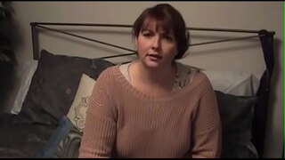 ขั้นน้องสาวและก้าวแม่ตามขั้นตอนลูกดูหนังโป๊อยู่และบาเทรลเลอร์