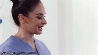 เขารักกับลูกสาวทั้ง 2 คนระหว่านวด