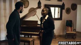 भीती वाटायला लागली उठावदार उरोज असलेली रिअल इस्टेट एजंट Fucks क्लाएंट जमीन करार