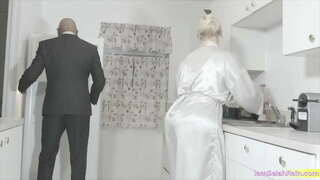 Selah สายฝนเอามันโปรตีนเก็บของ BBC เหมือนไม่มีอะไร