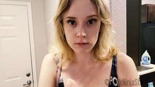 โสเภณีขั้นแม่ของสารภาพและแย่งลูกชายบนกล้องเทรลเลอร์