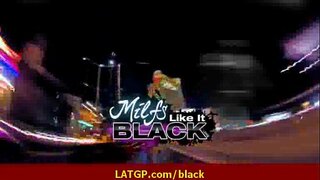 ร้อนเซ็กซี่ MILF ขี่ใหญ่สีดำสูงดิ๊กอายุ 38