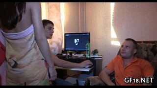 ค่อนข้างเป็นวัยรุ่นหญิงแห่งควา doggy แฟชั่น