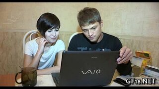 น่ารักที่รัก widens ขา