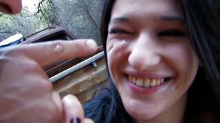 Լիզա սփայս ստանում է իր հաստ հետույքը անտառում