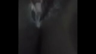 Bbw เล่นกับจิ๋ม