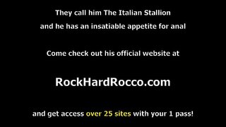 Збирна курва жели да буде као на своју мачеху, они почињу да се љубе и лижу једни другима маца.Изненада појављује њен очух, али уместо да се љути, он им омогућава да сиса његов велики курац.У одговору он јебе маца резимеом сестре и уској сочную дупе супруге.