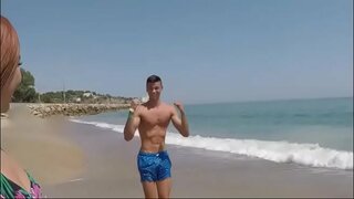 젊은 키티 사랑을 좋아하는 방들의 중간에 나라!