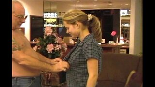 Jayne&amp;amp;ท่านลุงเจสซี่ Stripdown Blowjob