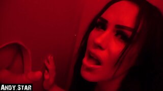 แฟนสาวยังไม่ทันได้จิบซักอึกเลดิ๊กอยู่ที่ Gloryhole